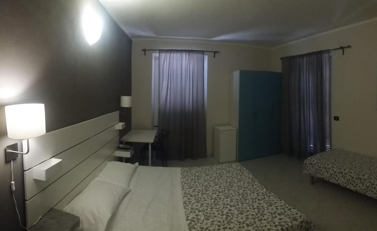 Hotel Malibu Споторно Экстерьер фото