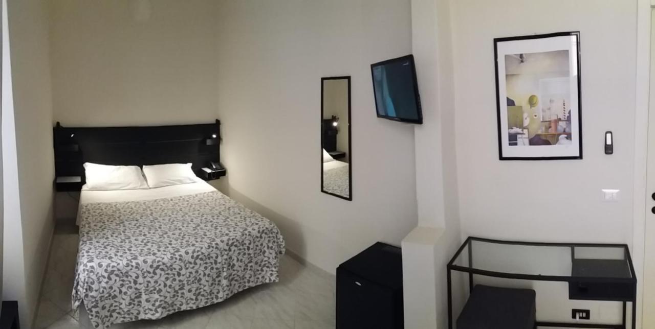 Hotel Malibu Споторно Экстерьер фото