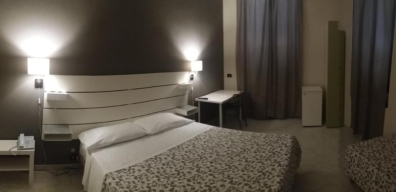 Hotel Malibu Споторно Экстерьер фото