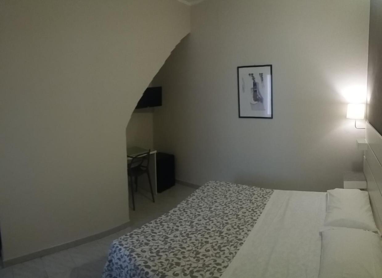 Hotel Malibu Споторно Экстерьер фото